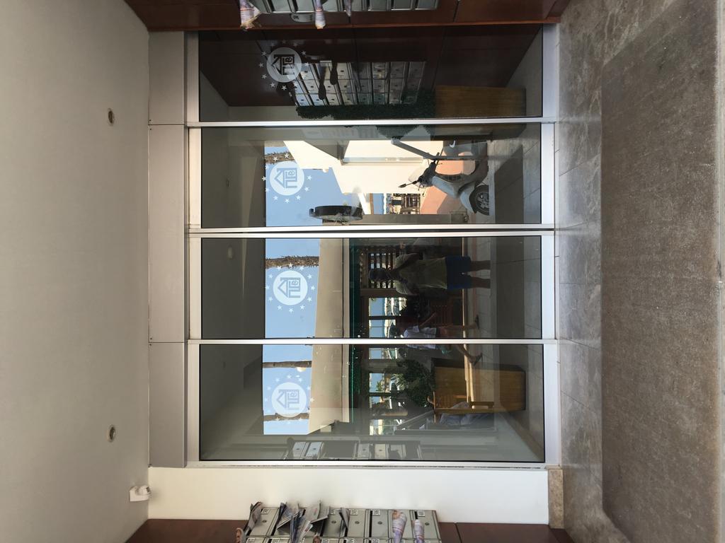 Ithaki Phinikoudes Apartment No. 204 Larnaca Buitenkant foto