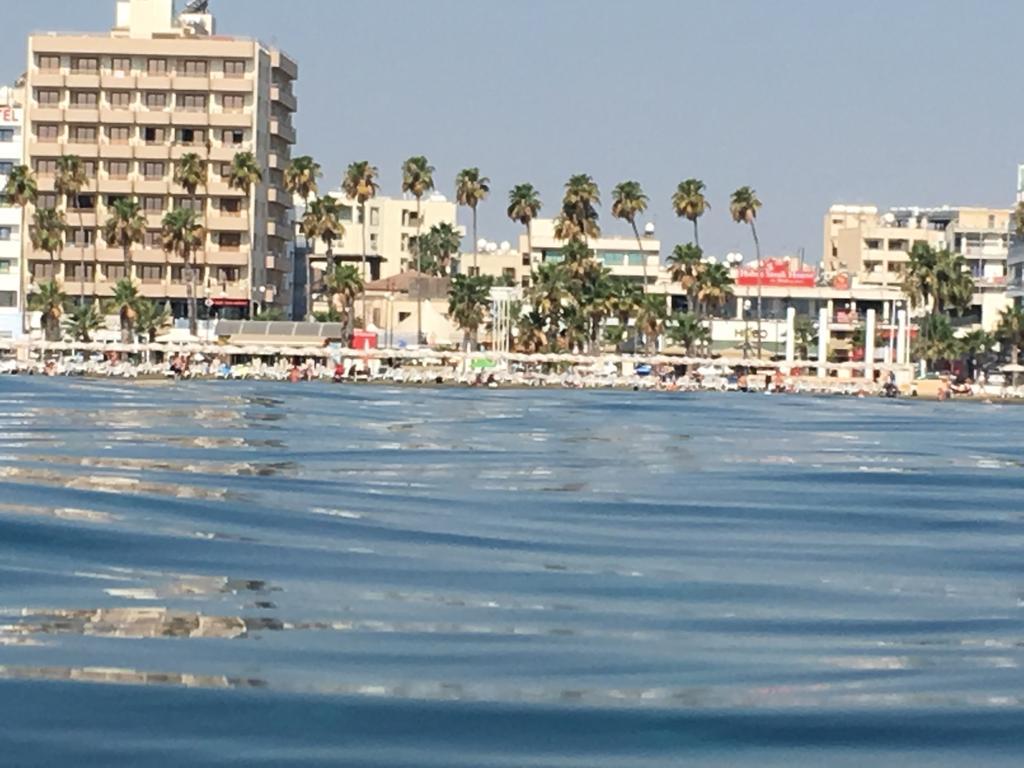 Ithaki Phinikoudes Apartment No. 204 Larnaca Buitenkant foto