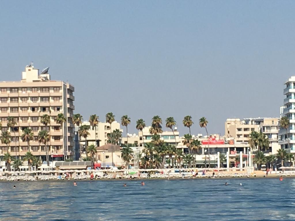 Ithaki Phinikoudes Apartment No. 204 Larnaca Buitenkant foto