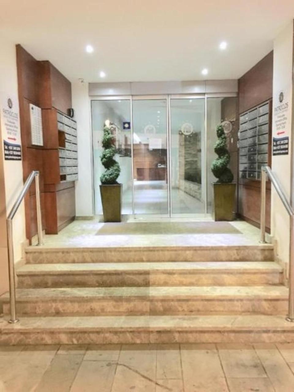 Ithaki Phinikoudes Apartment No. 204 Larnaca Buitenkant foto